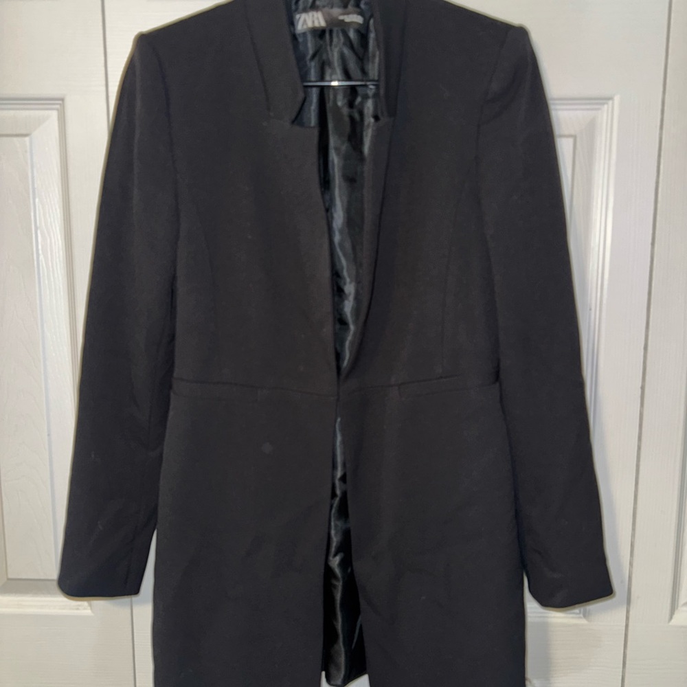 Zara Black Blazer Sleek Contemporary Style